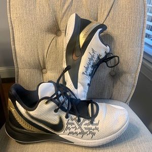 Nike Kyrie Flytrap Basketball Shoes